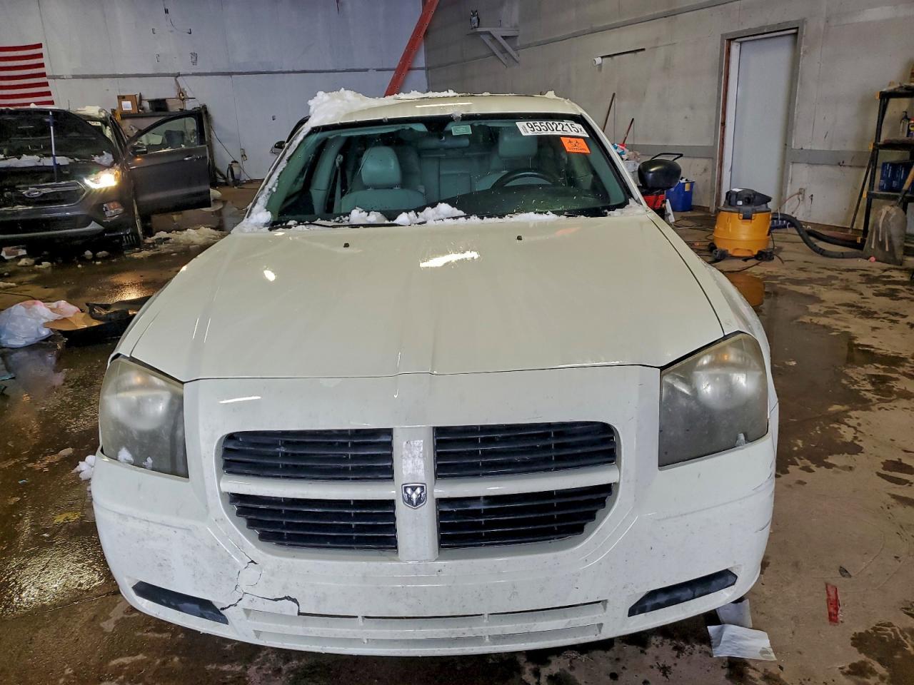 2005 DODGE MAGNUM