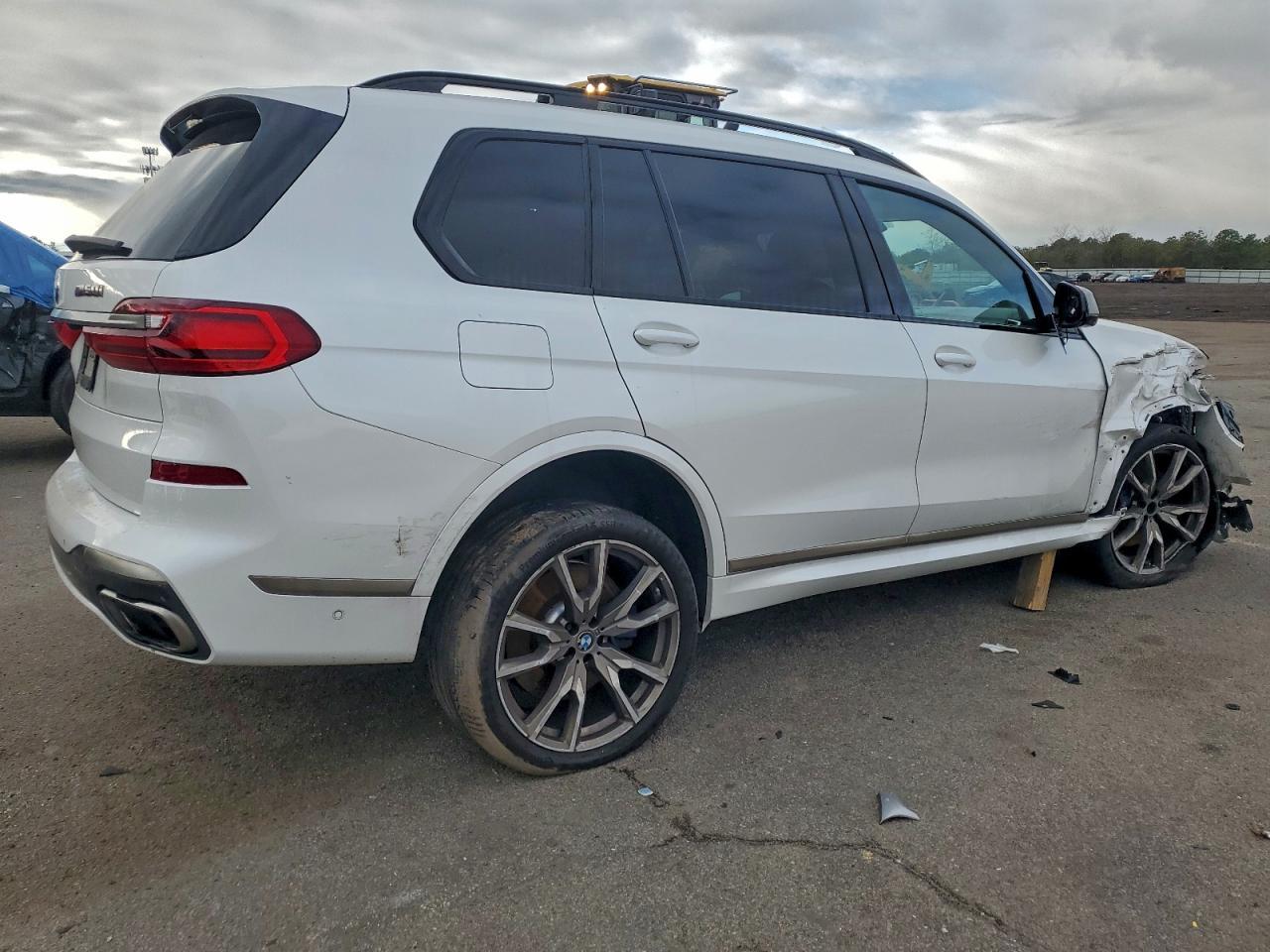 2021 BMW X7