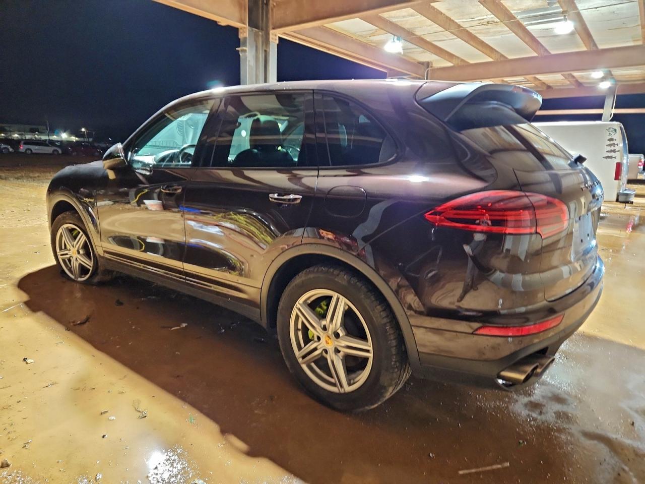 2016 PORSCHE CAYENNE