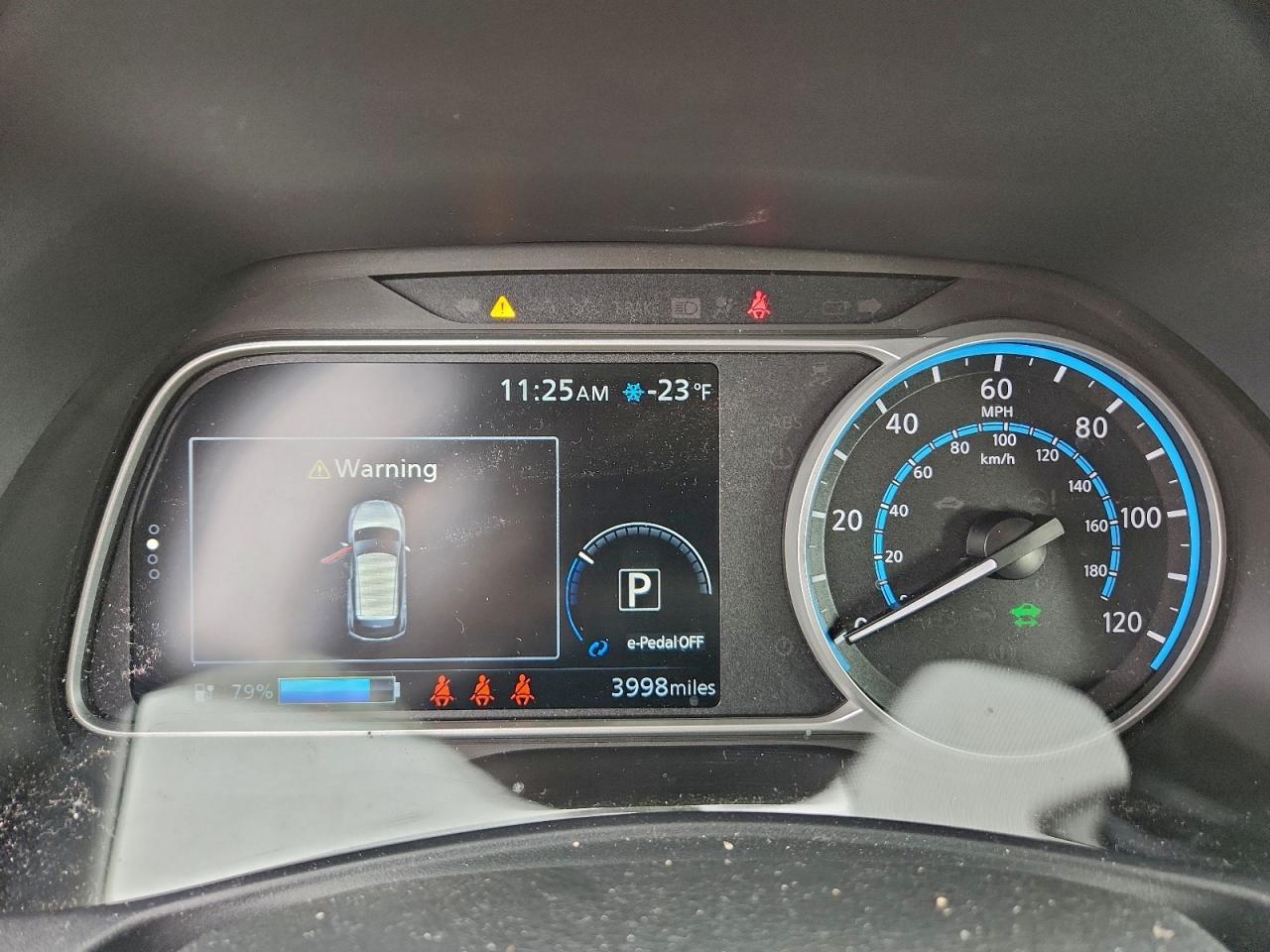 2025 NISSAN LEAF