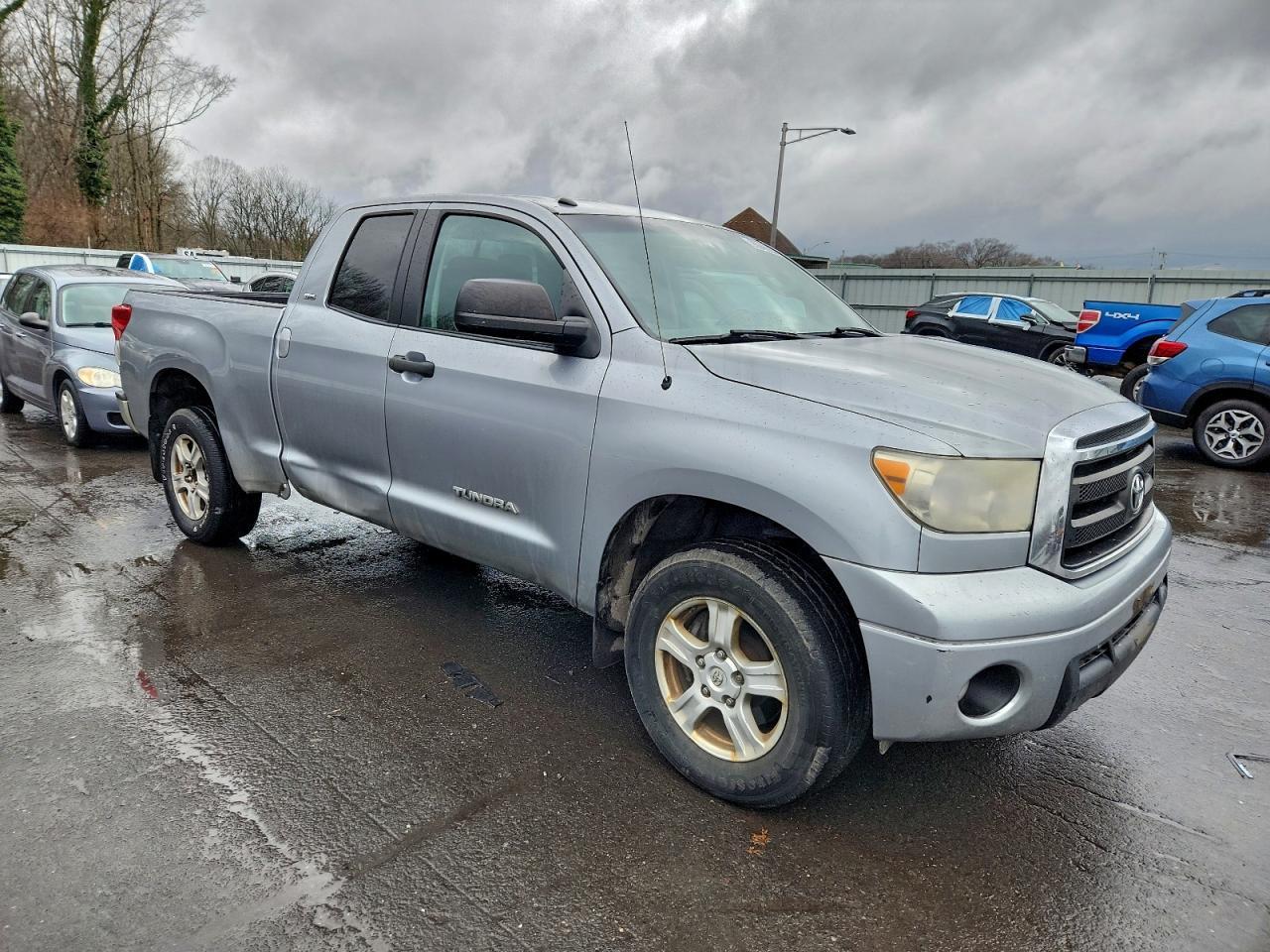 2011 TOYOTA TUNDRA