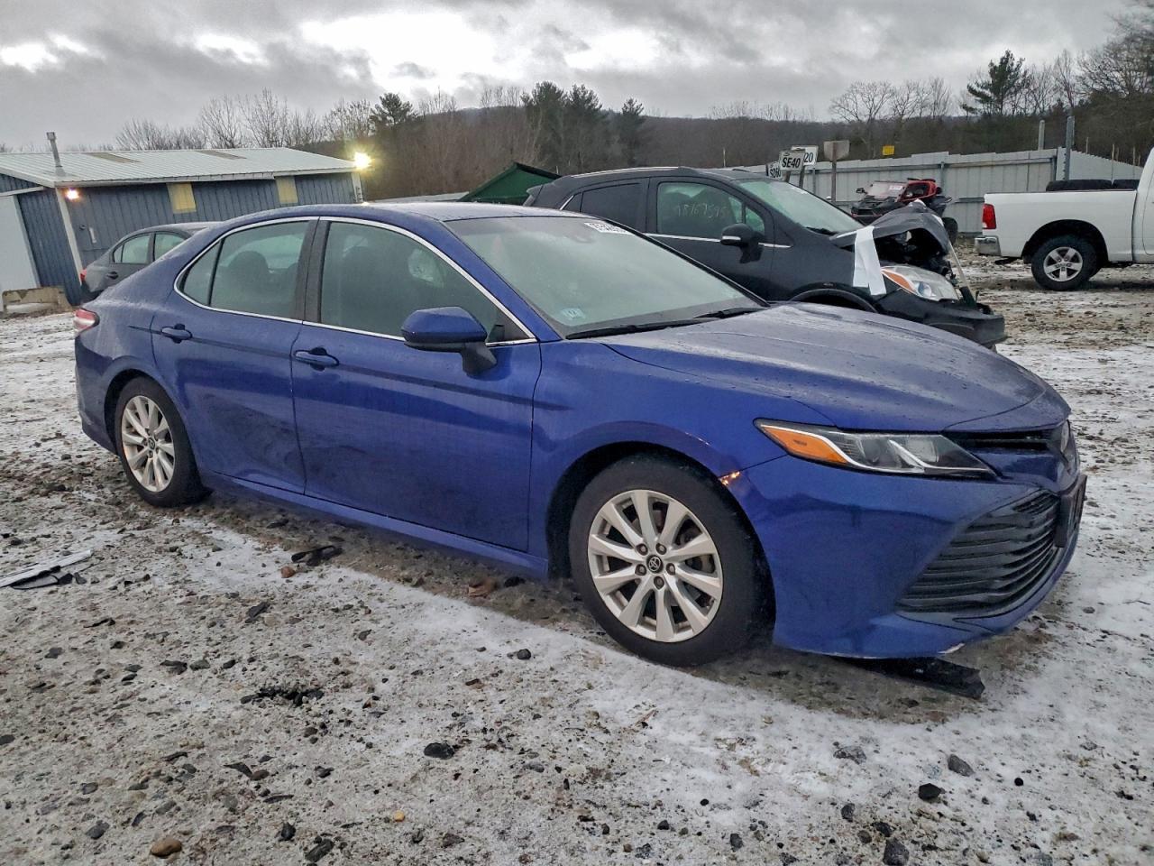 2018 TOYOTA CAMRY