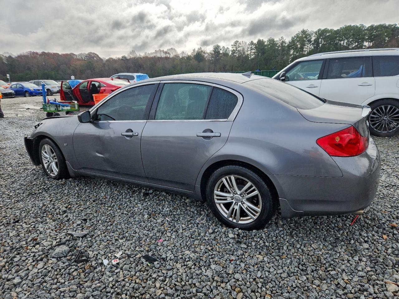 2015 INFINITI Q40