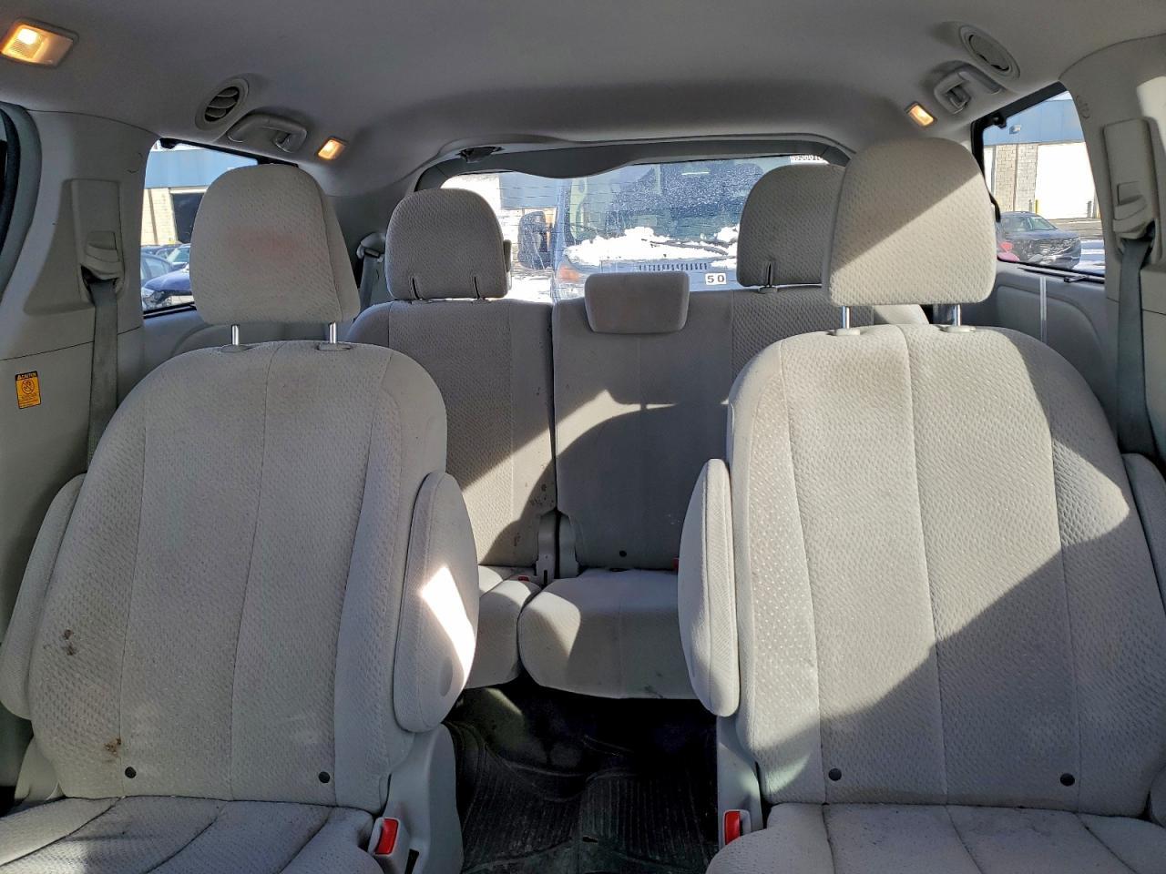 2012 TOYOTA SIENNA