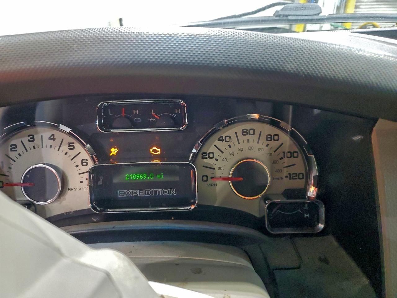 2010 FORD Expedition