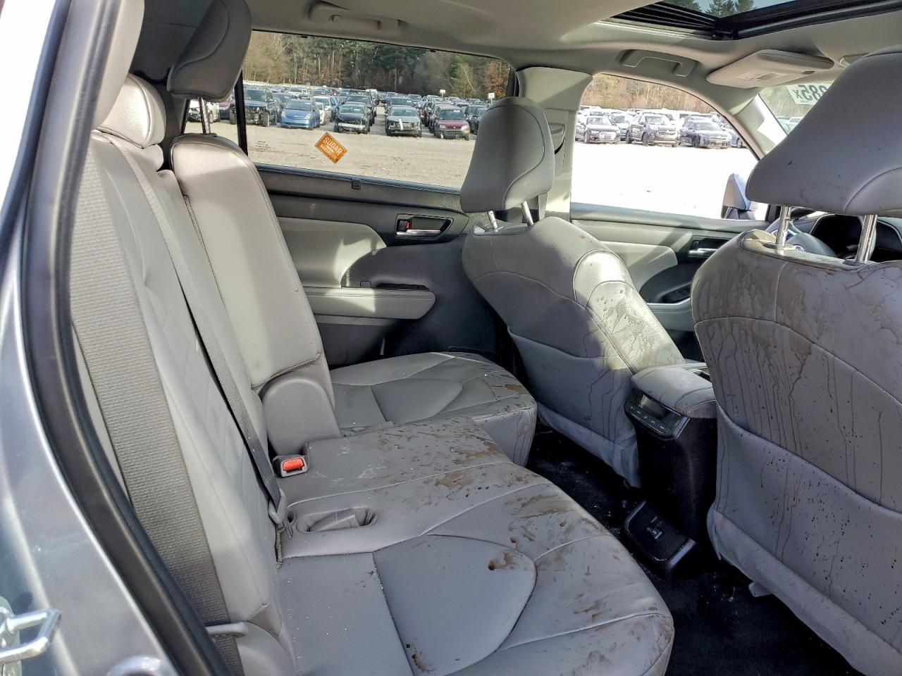 2022 TOYOTA HIGHLANDER