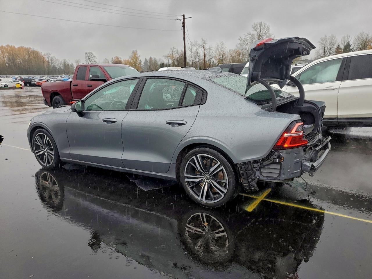2019 VOLVO S60
