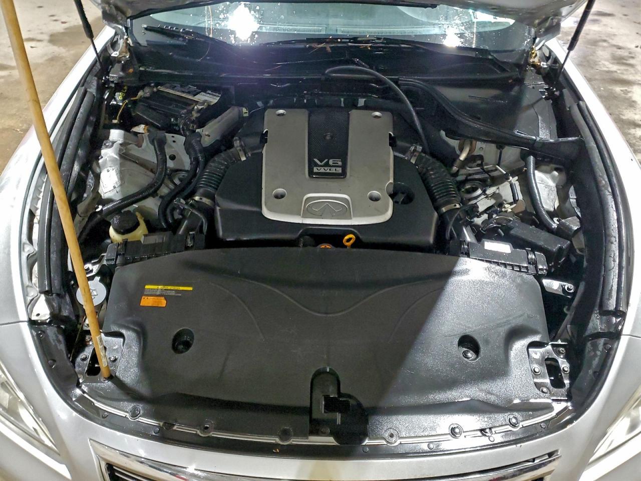 2011 INFINITI M37