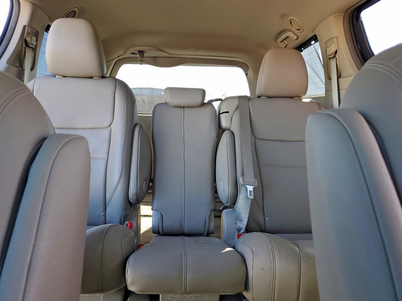 2016 TOYOTA SIENNA