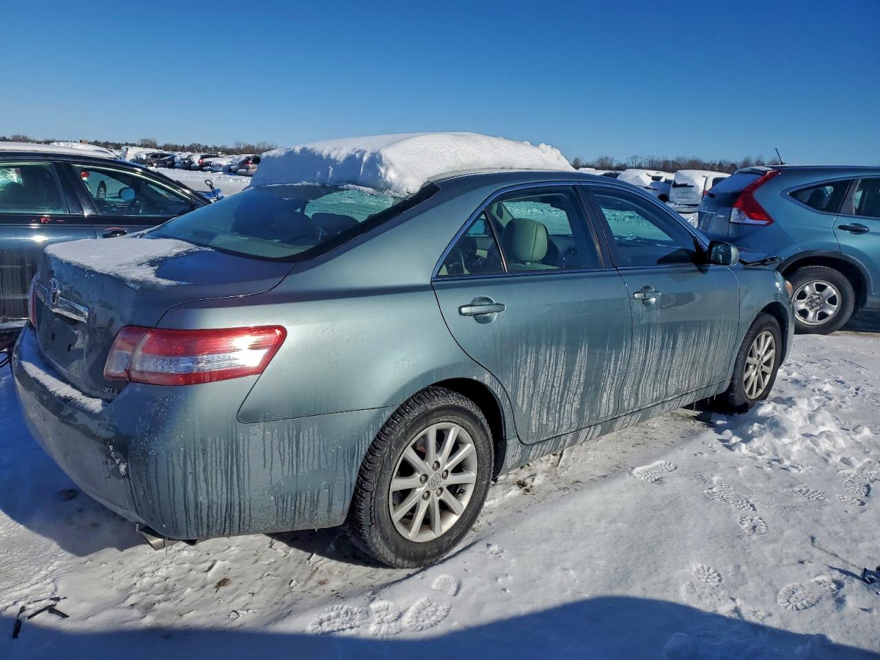 2011 TOYOTA CAMRY
