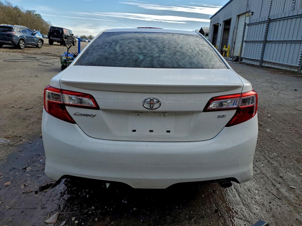 2014 TOYOTA CAMRY
