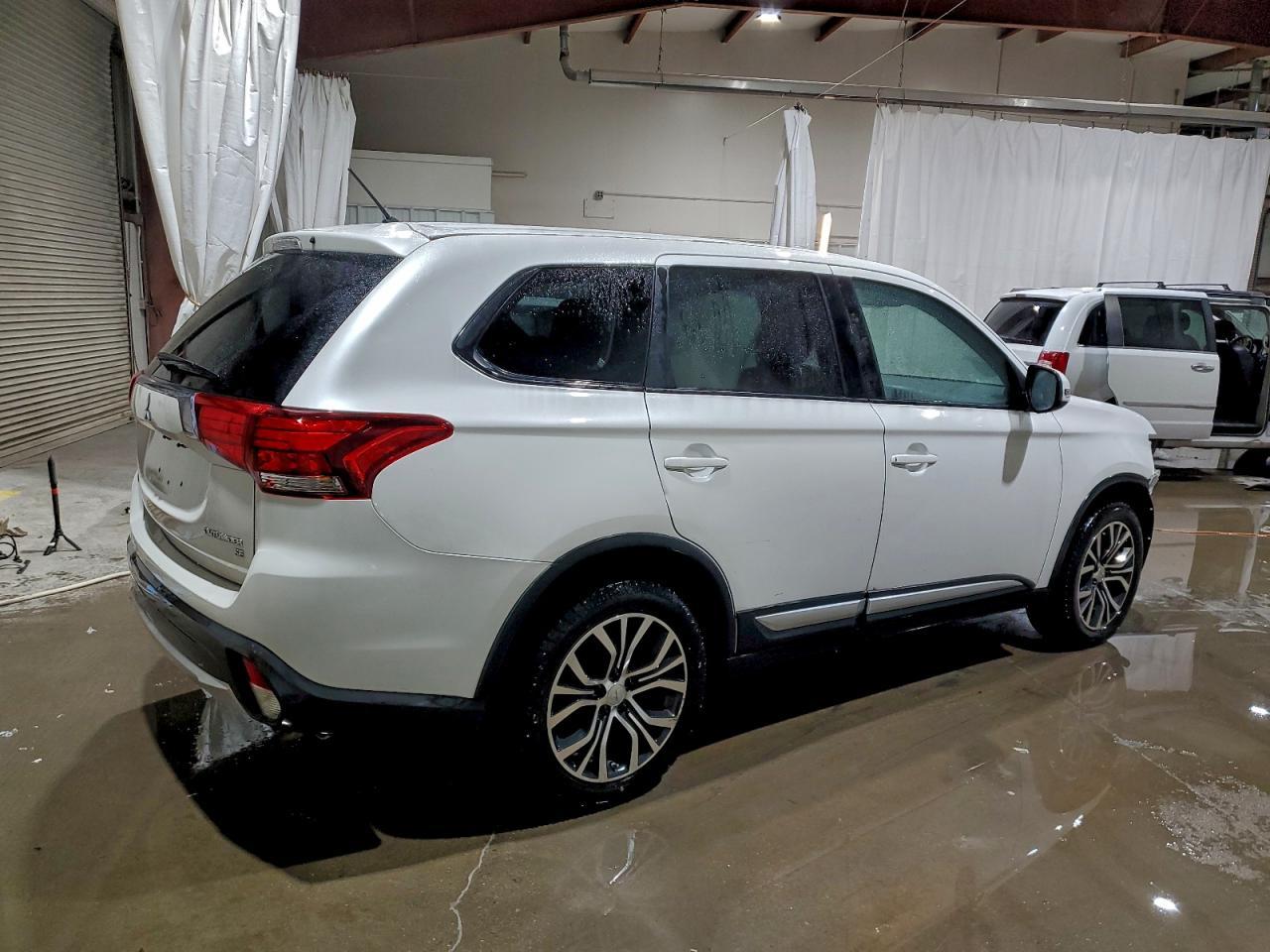 2016 MITSUBISHI outlander