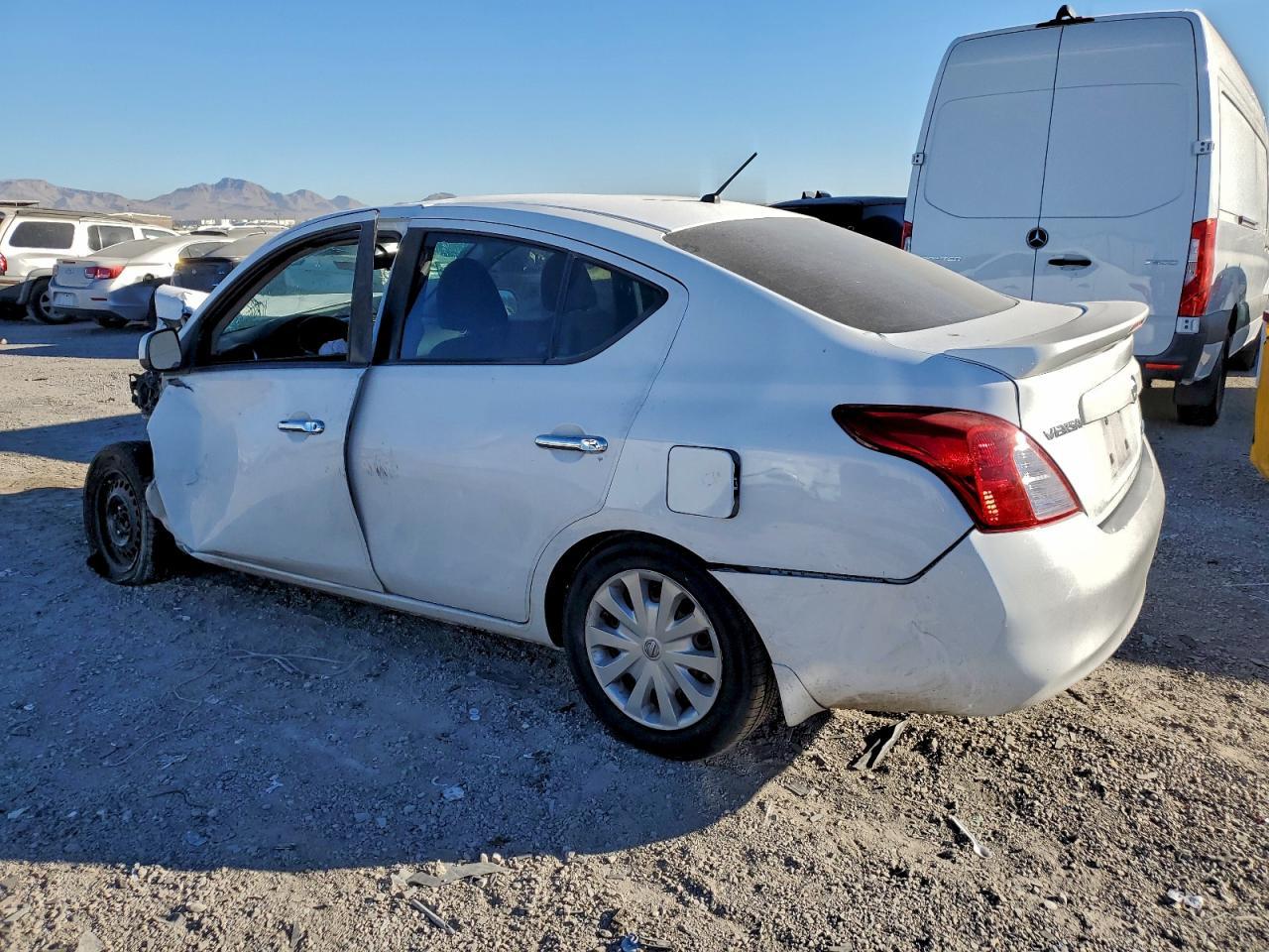 2014 NISSAN VERSA