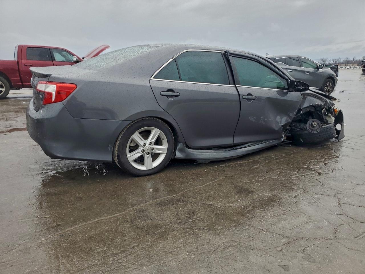 2013 TOYOTA CAMRY