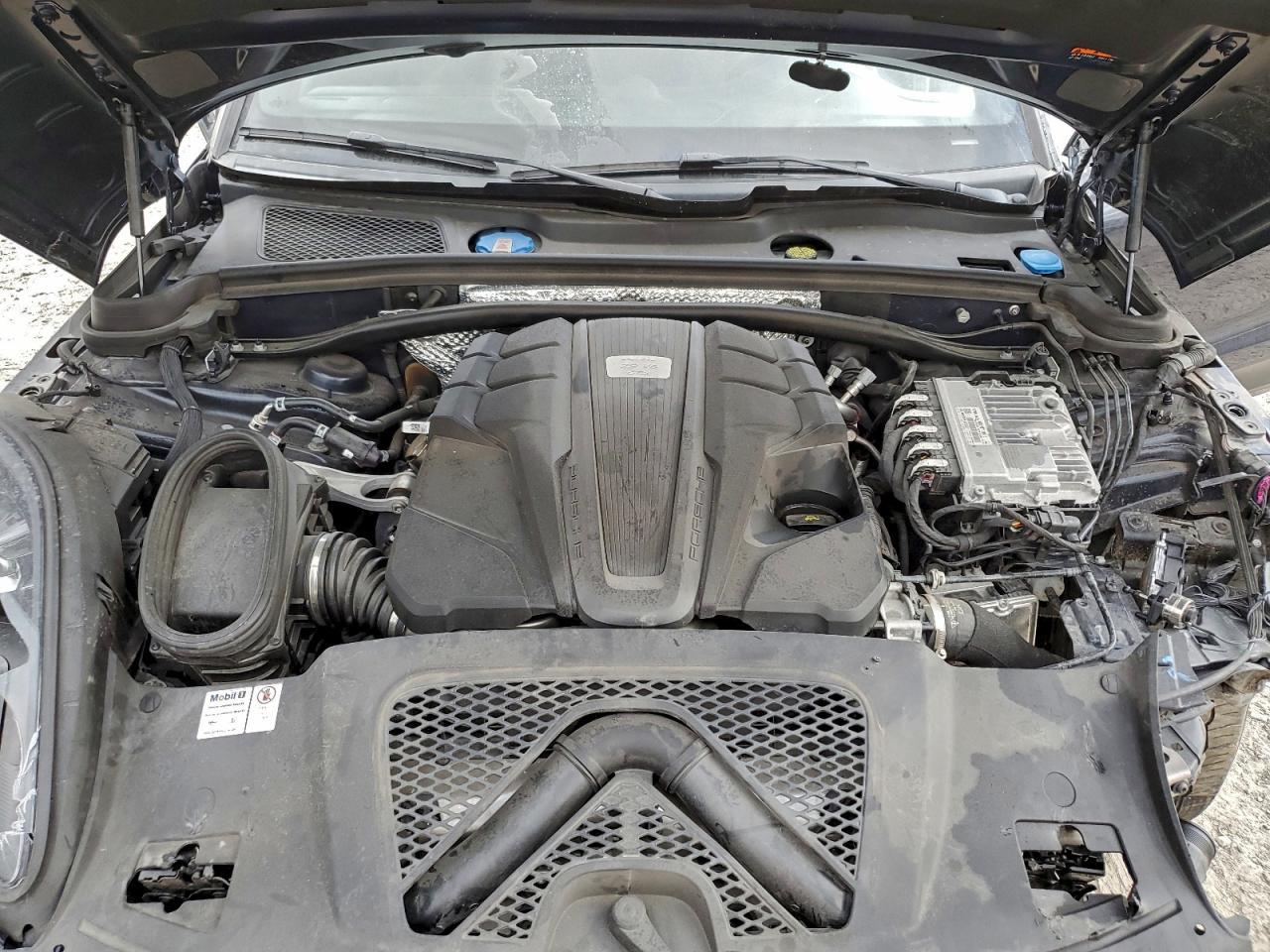 2021 PORSCHE Macan