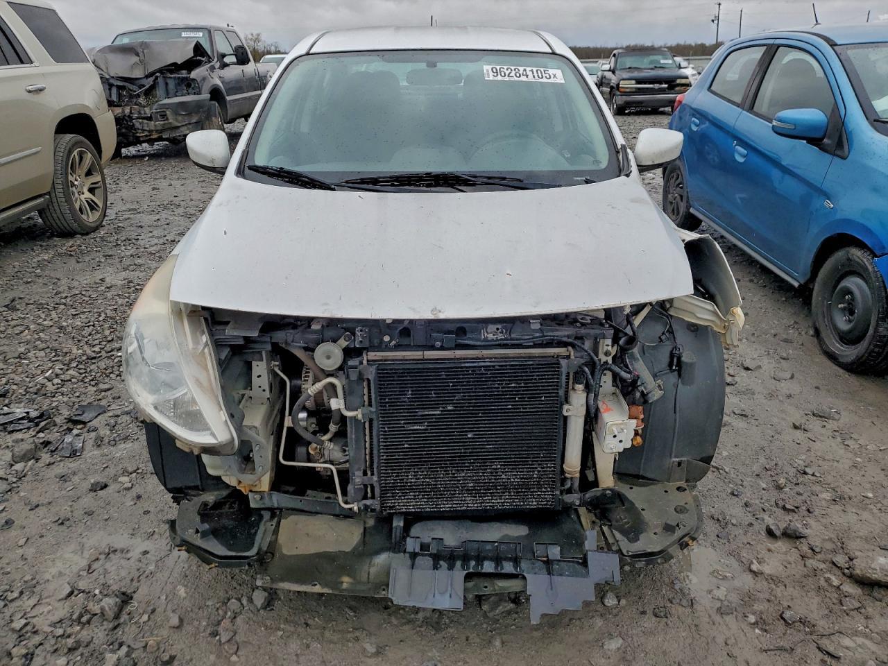 2016 NISSAN VERSA
