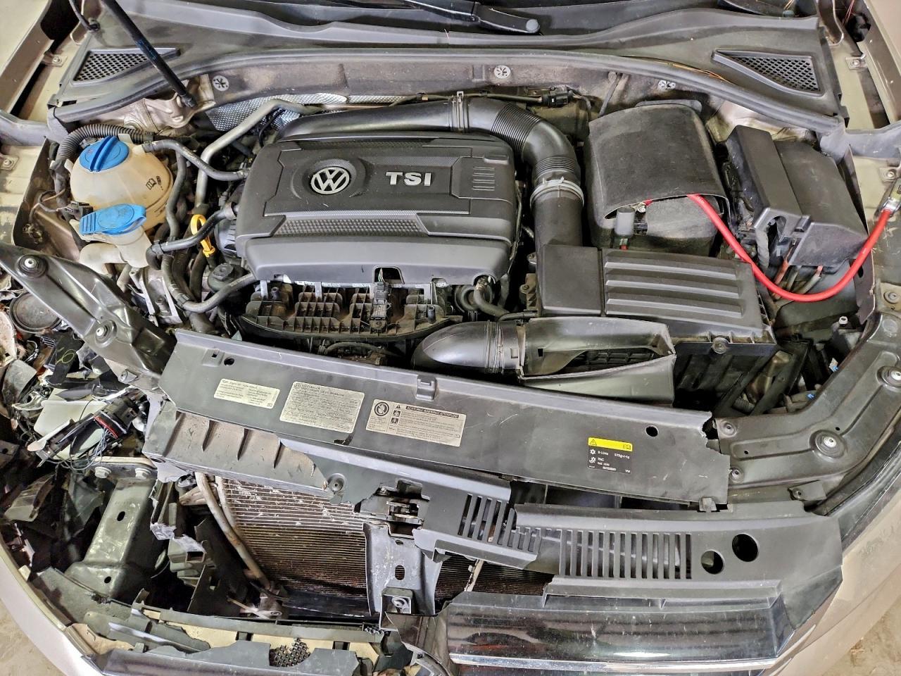 2015 VOLKSWAGEN Passat