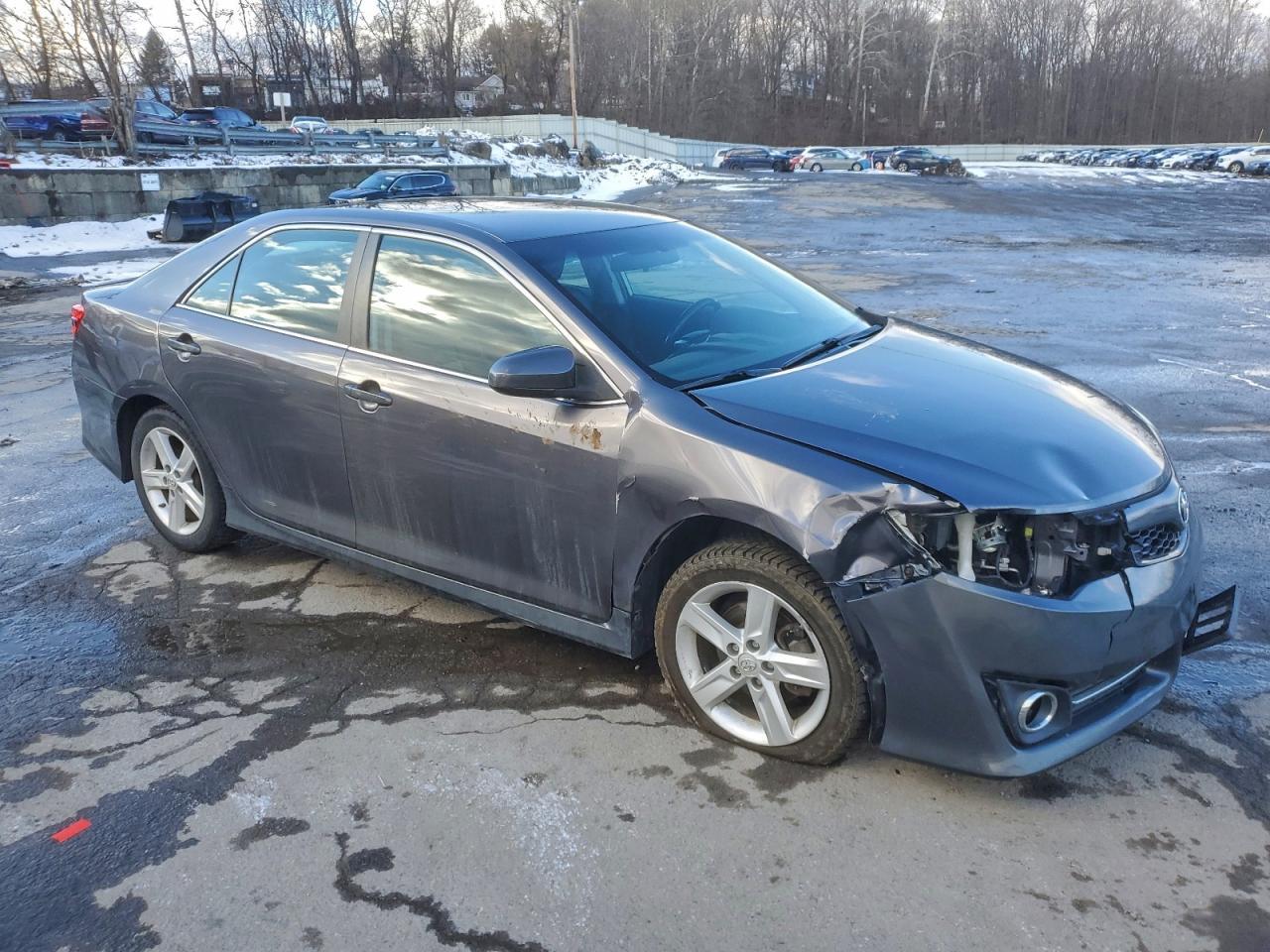 2014 TOYOTA CAMRY