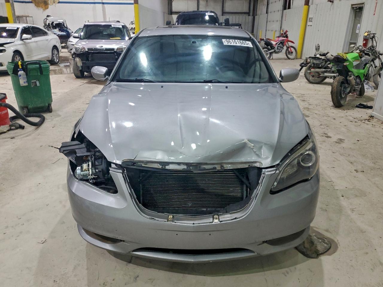 2013 CHRYSLER 200