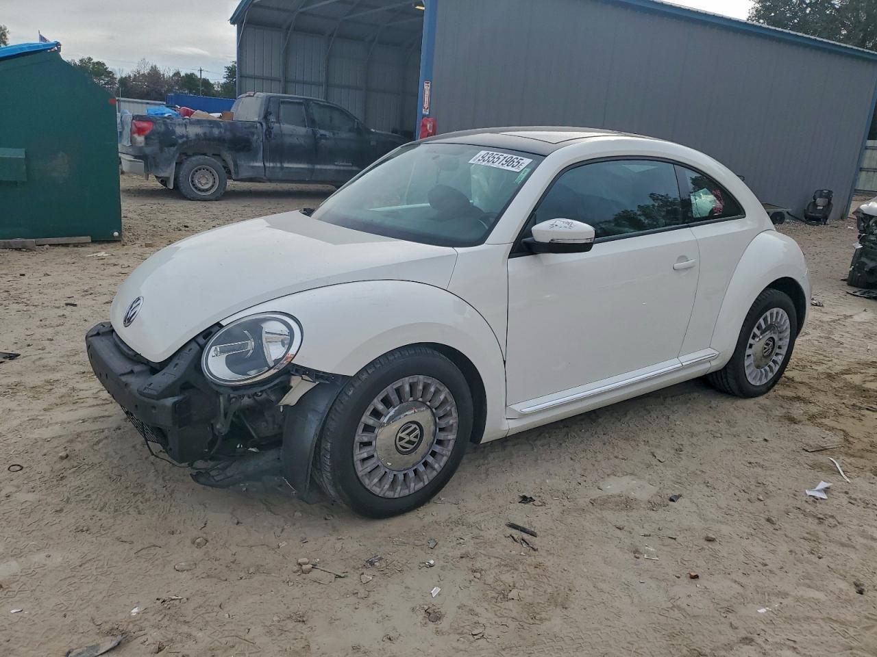 2013 VOLKSWAGEN Beetle