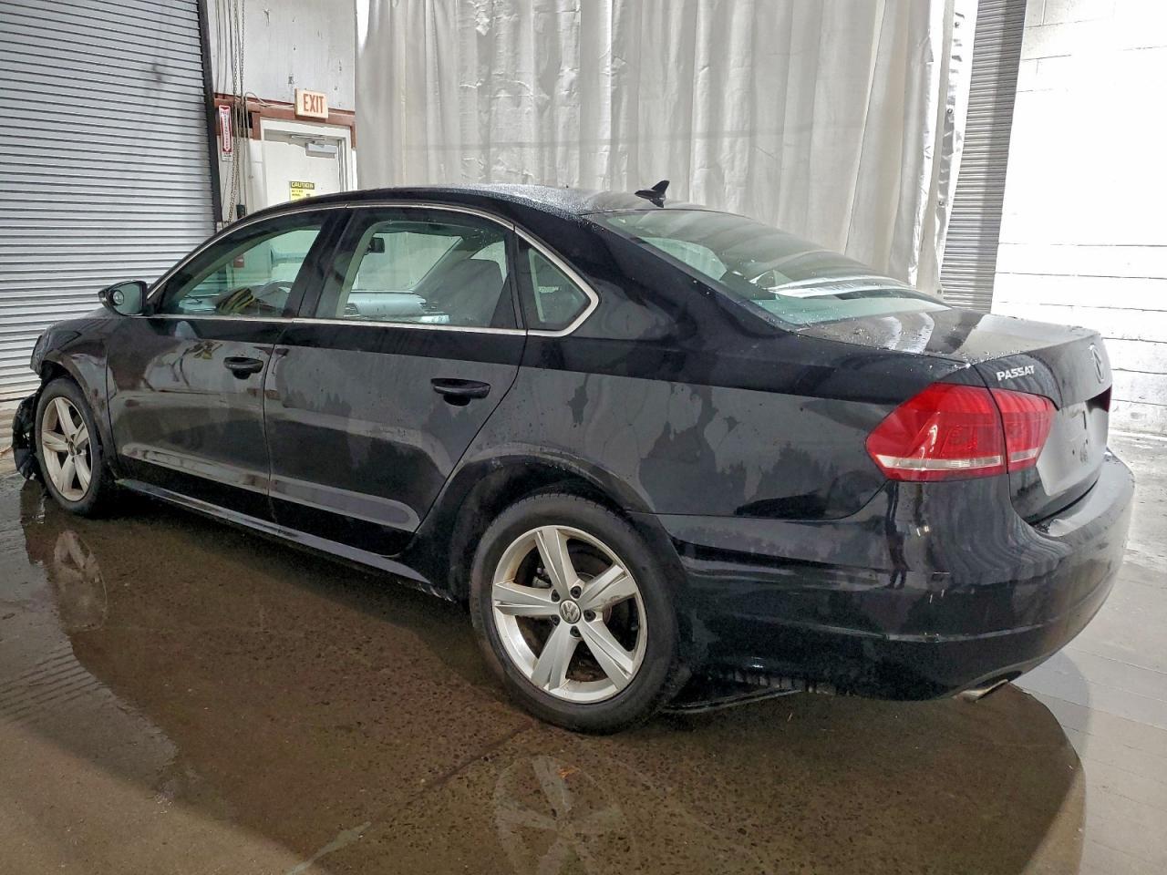 2012 VOLKSWAGEN Passat