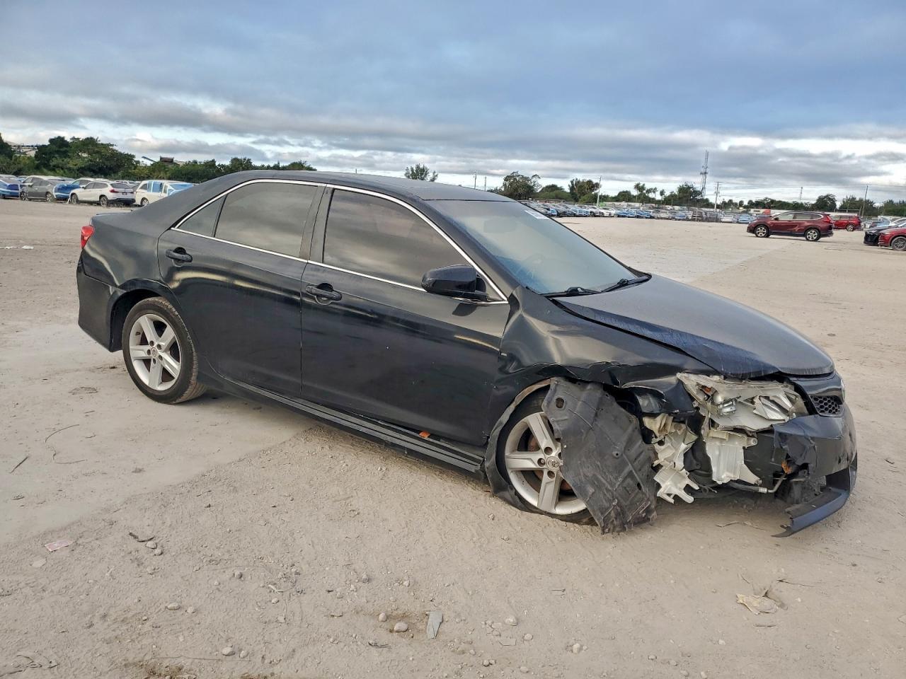 2014 TOYOTA CAMRY