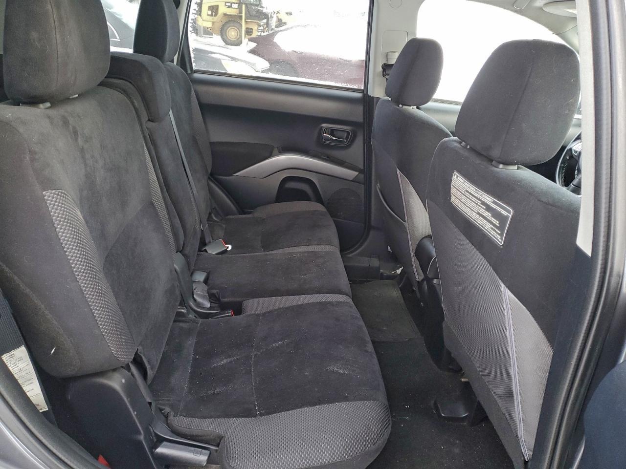 2012 MITSUBISHI outlander