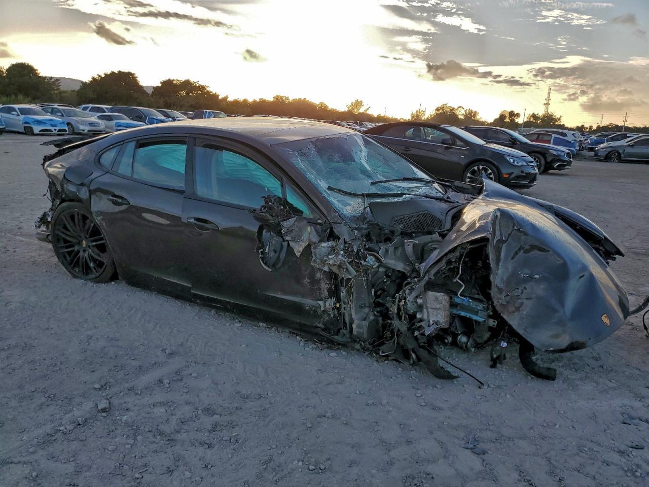 2018 PORSCHE Panamera