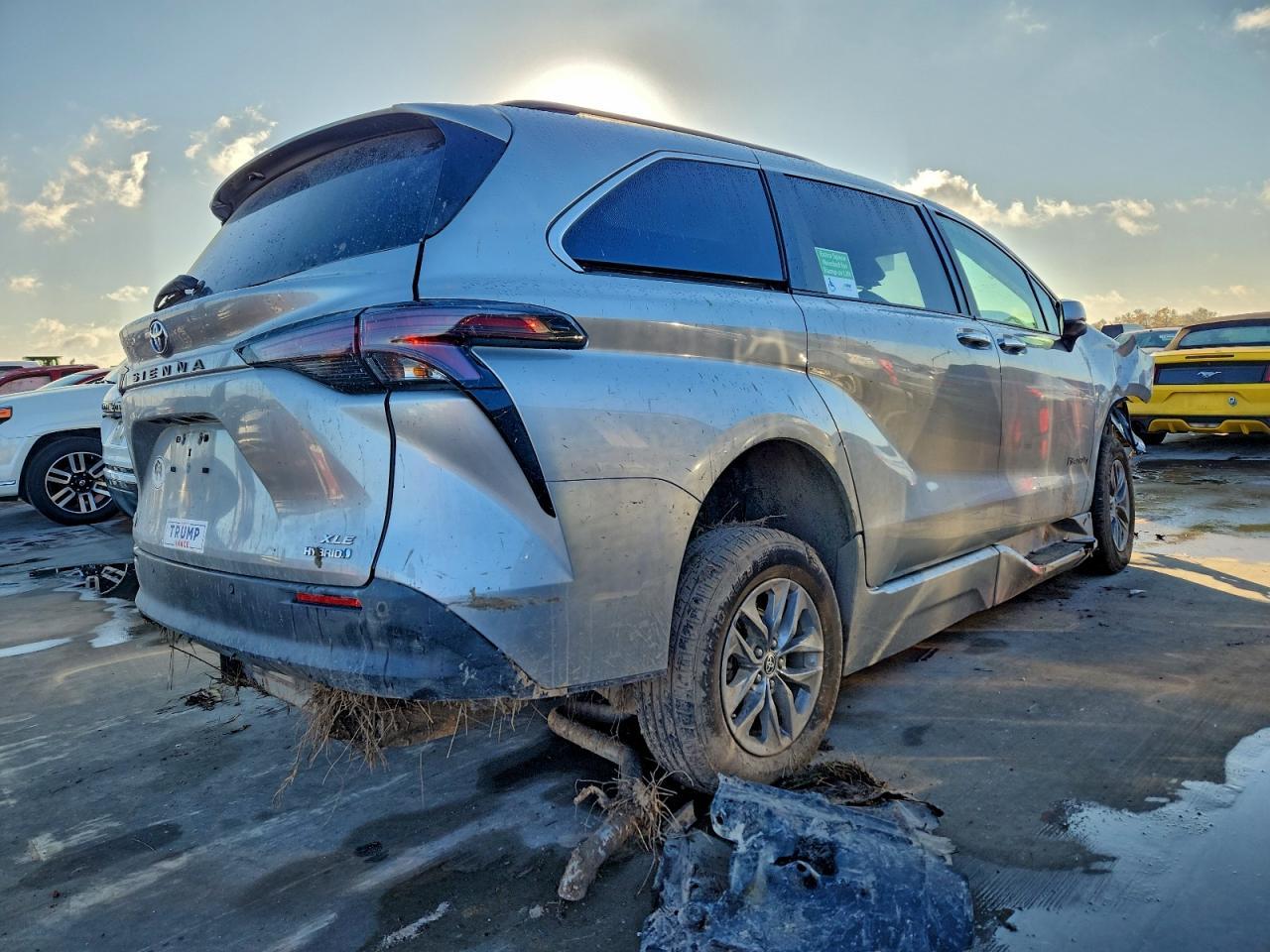 2023 TOYOTA SIENNA
