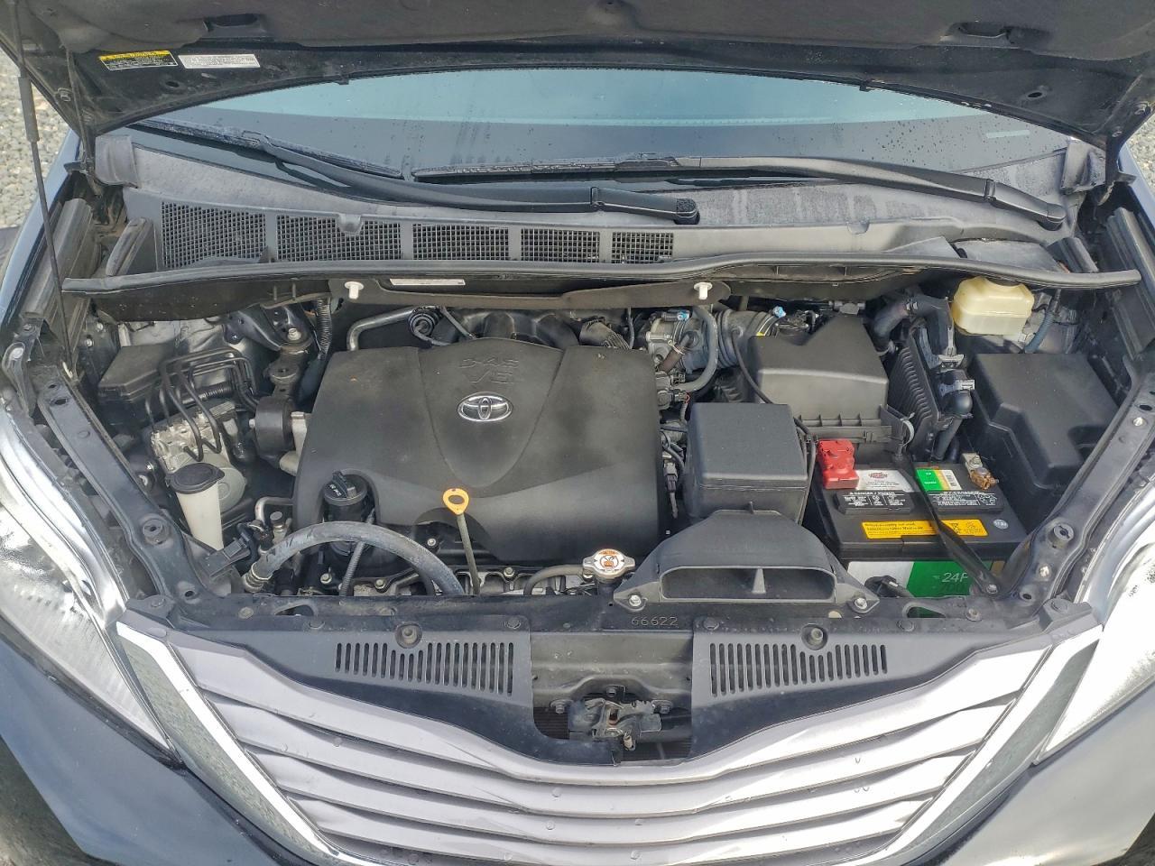 2017 TOYOTA SIENNA