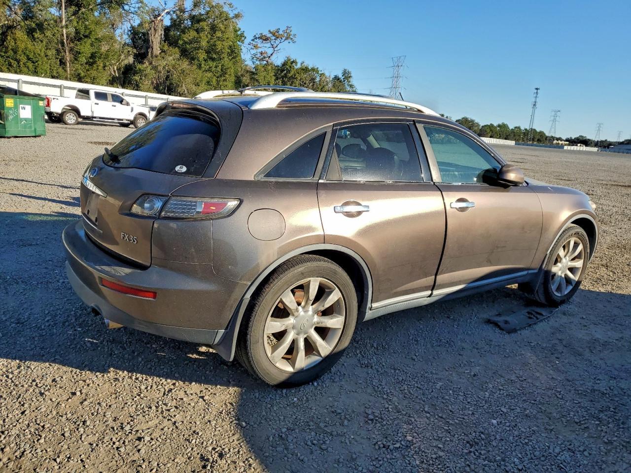 2005 INFINITI FX35