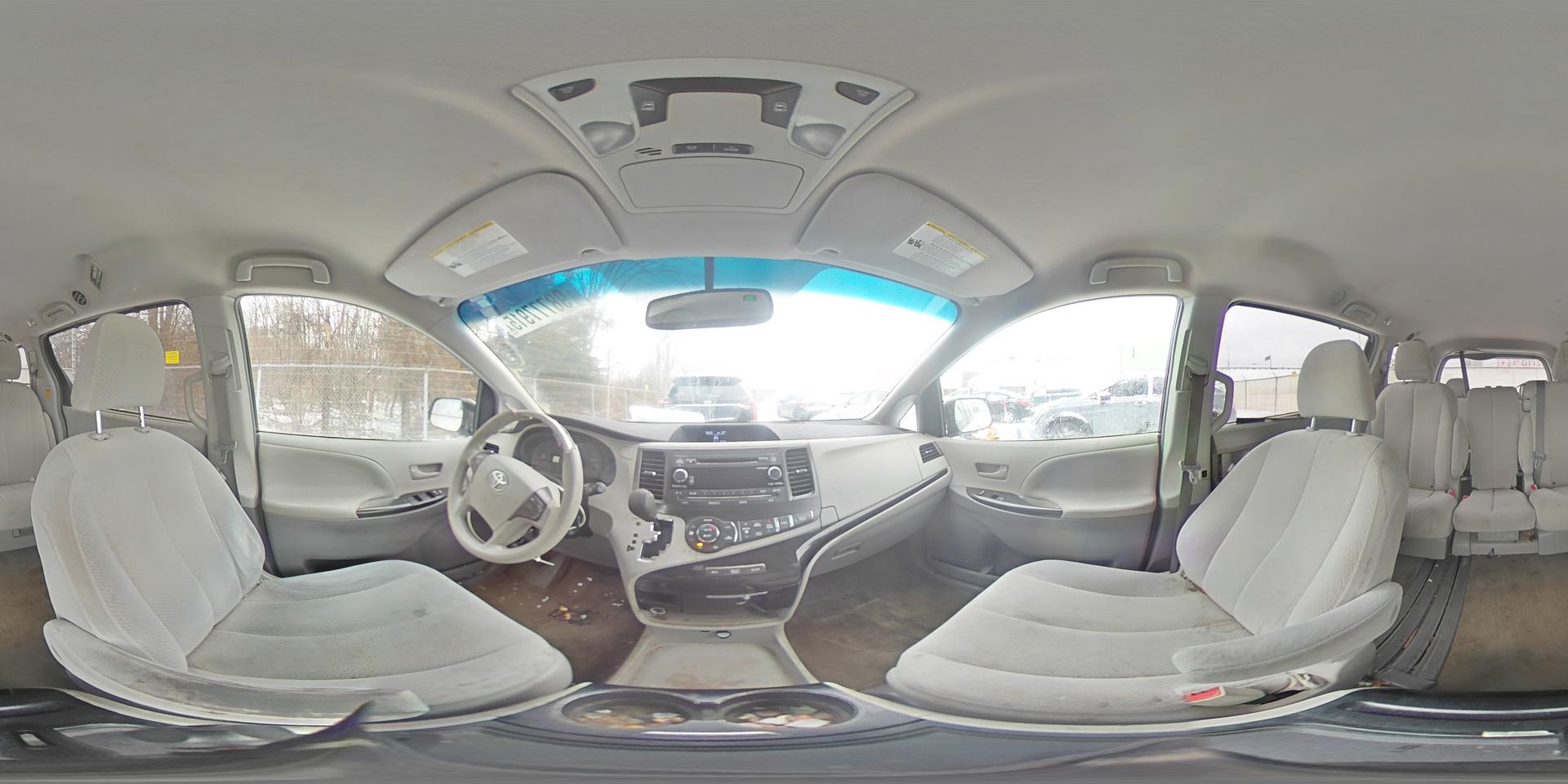 2013 TOYOTA SIENNA