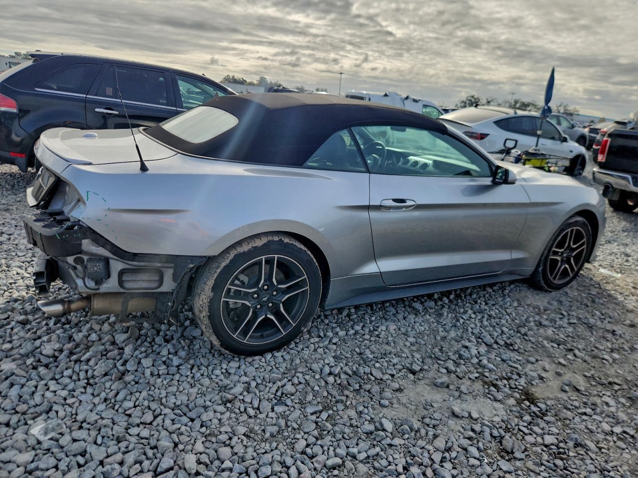 2022 FORD MUSTANG