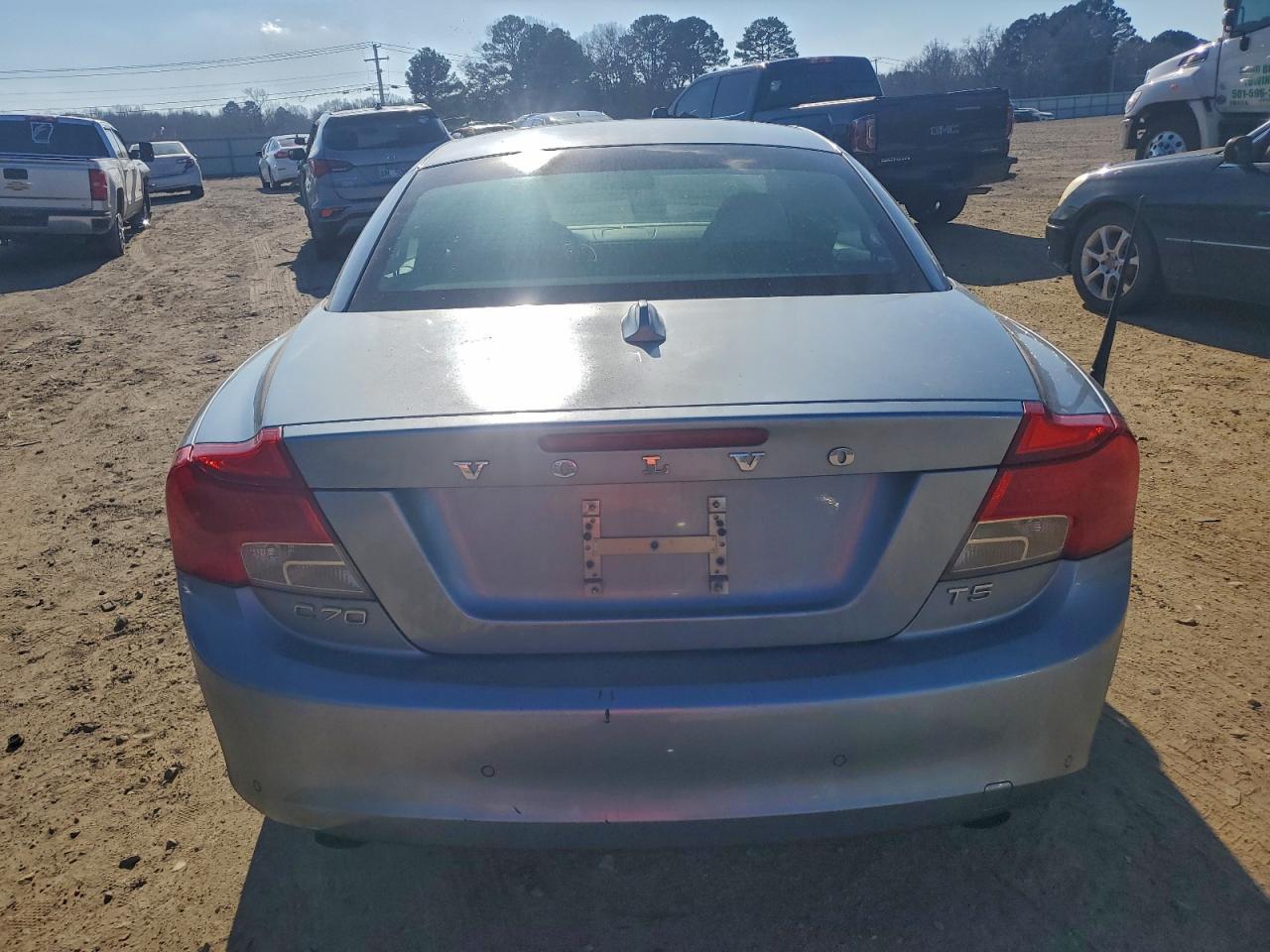 2011 VOLVO C70