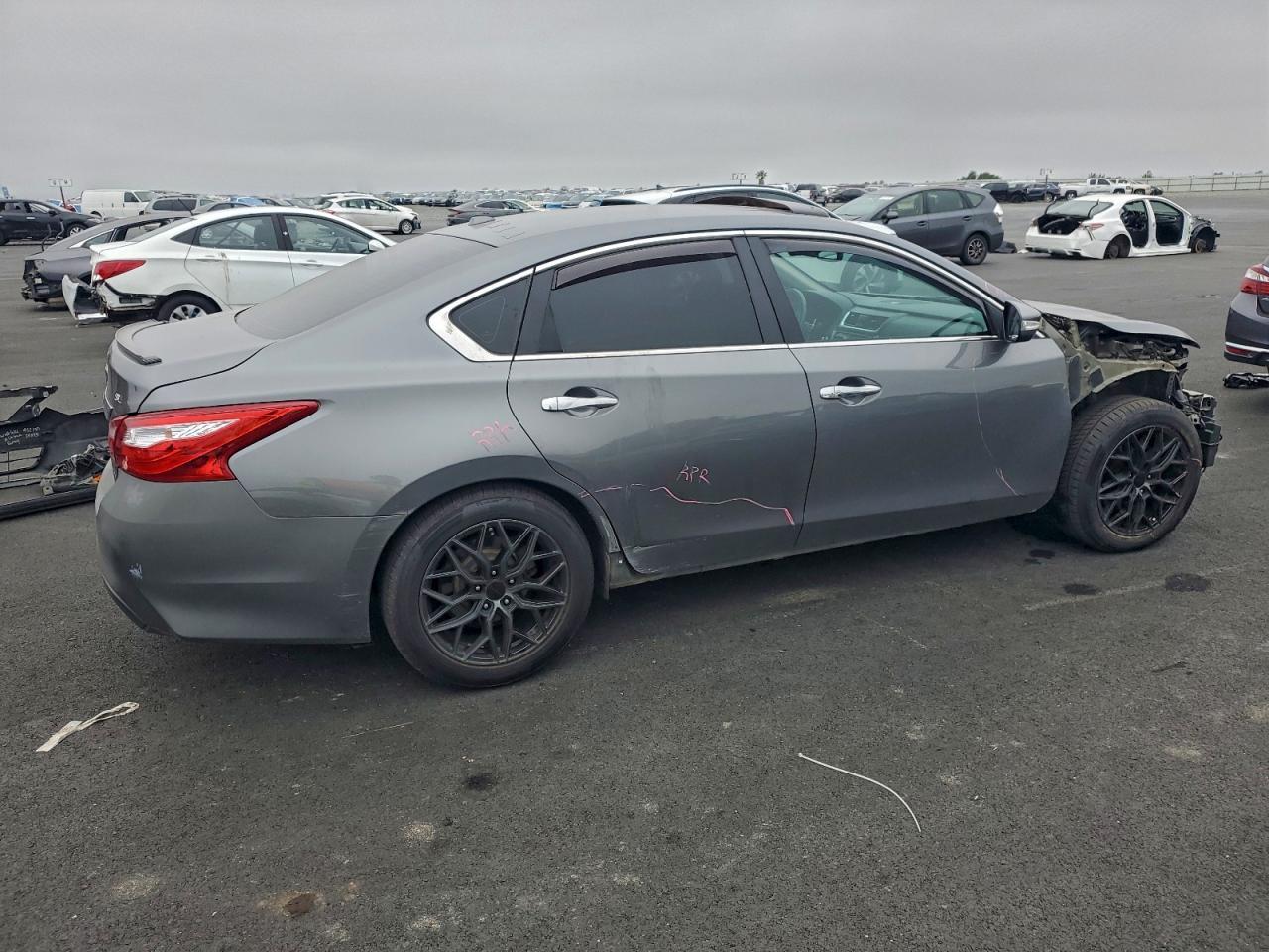 2017 NISSAN