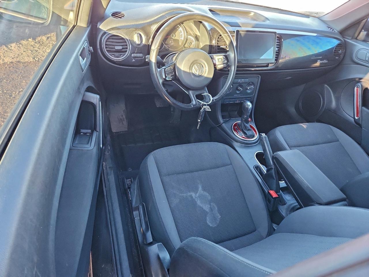 2016 VOLKSWAGEN Beetle