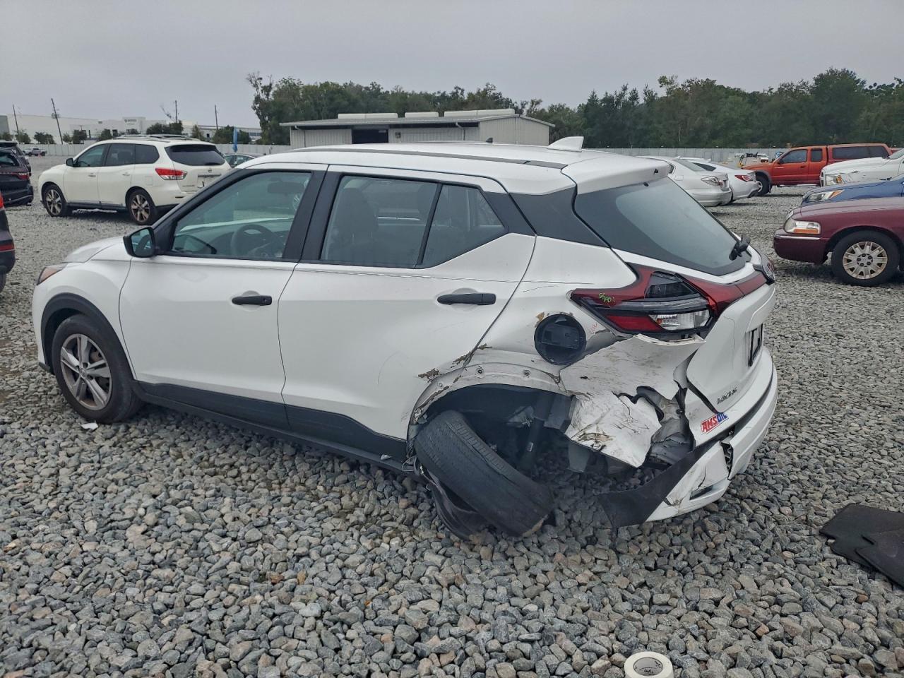 2023 NISSAN KICKS