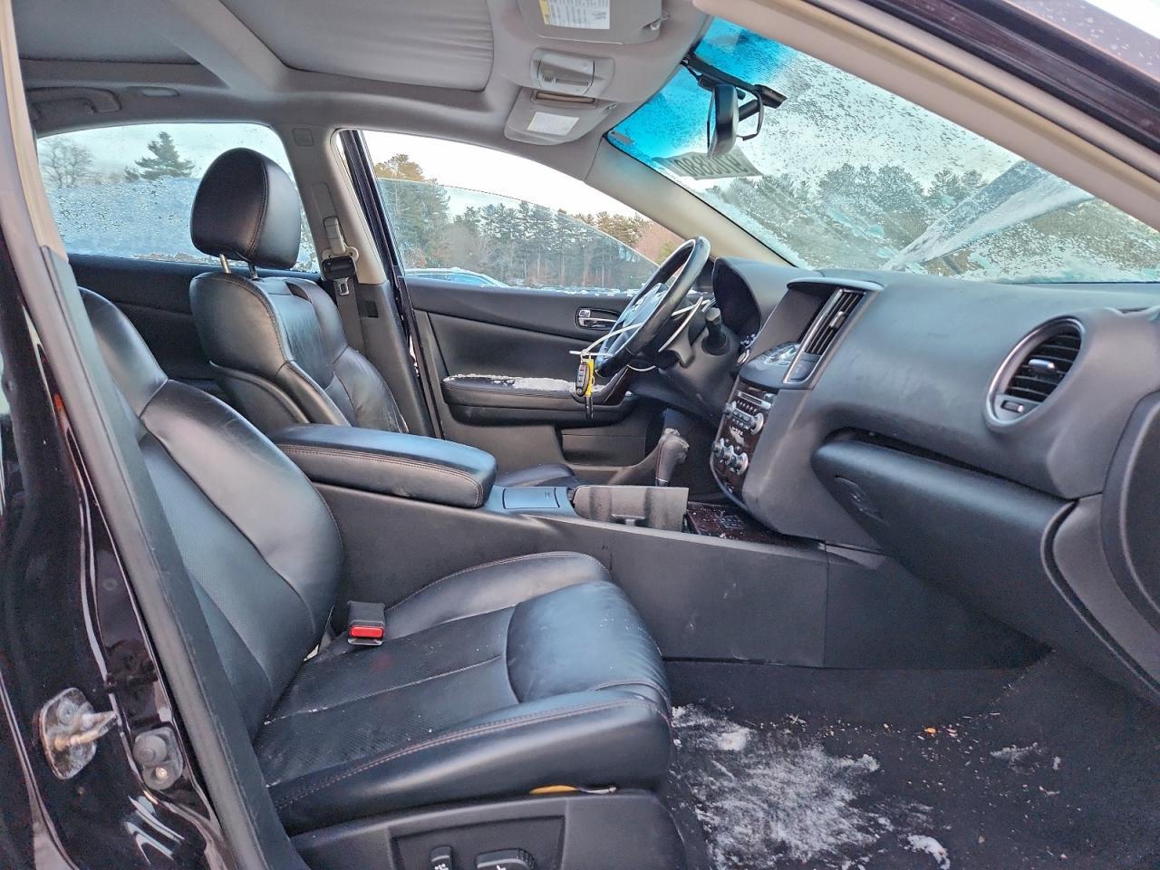 2010 NISSAN Maxima