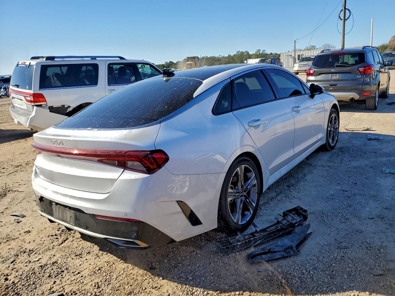 2022 KIA K5
