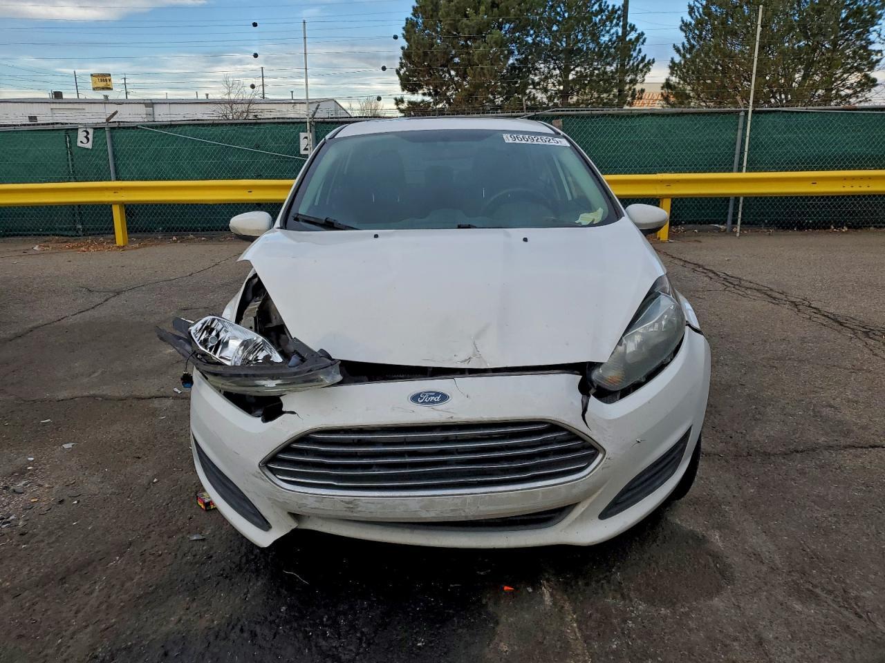 2015 FORD Fiesta