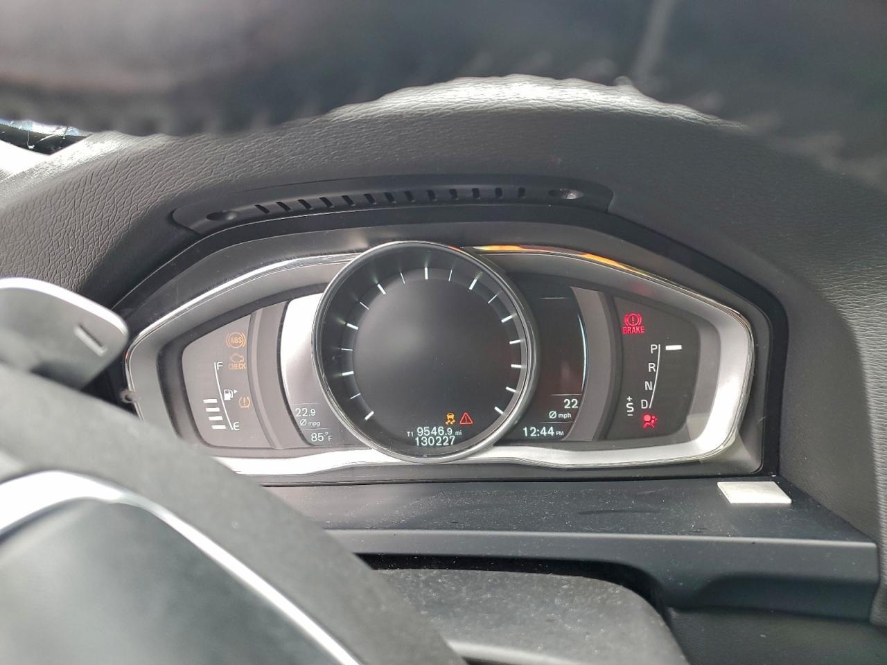 2015 VOLVO S60