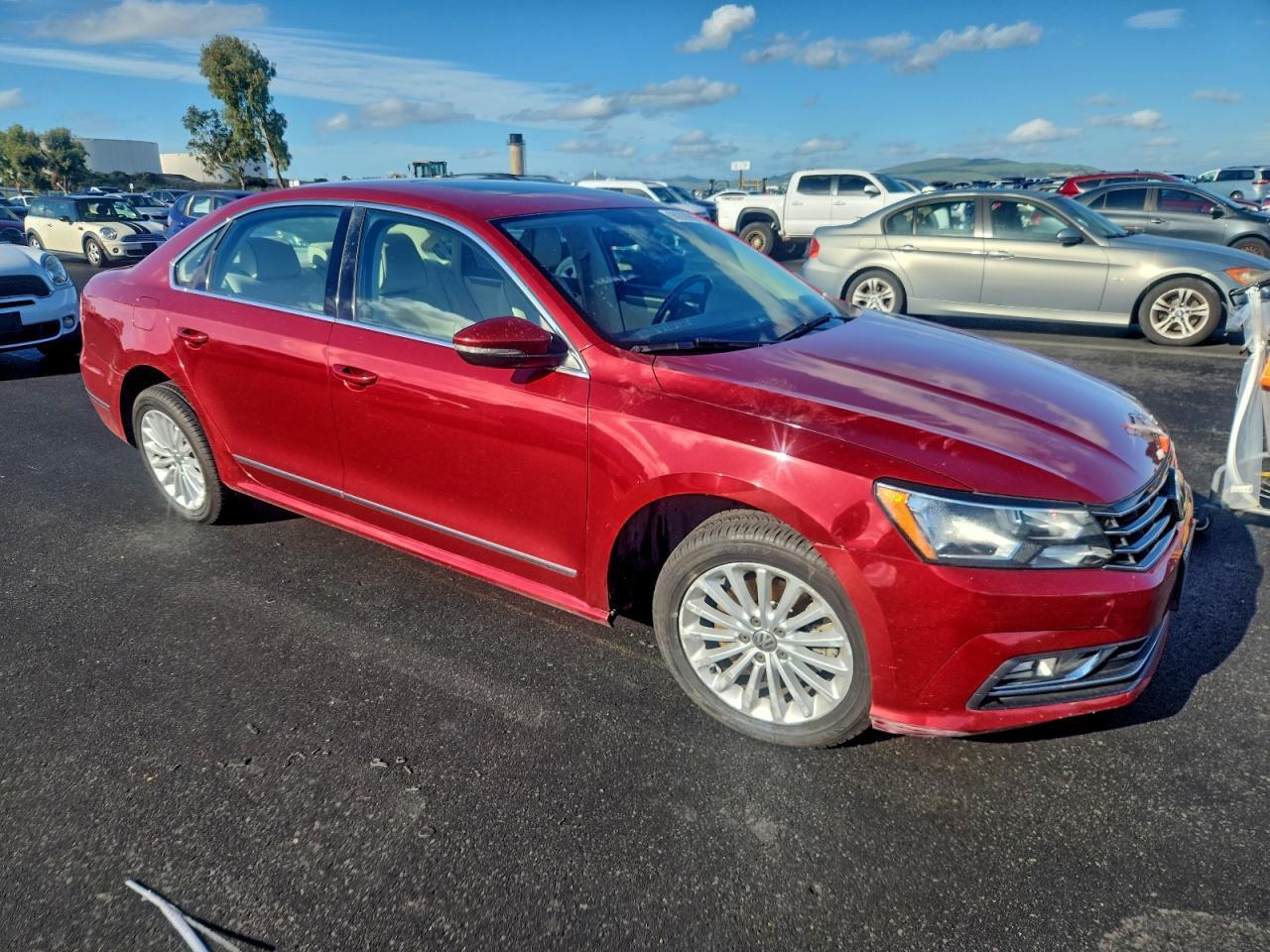 2016 VOLKSWAGEN Passat