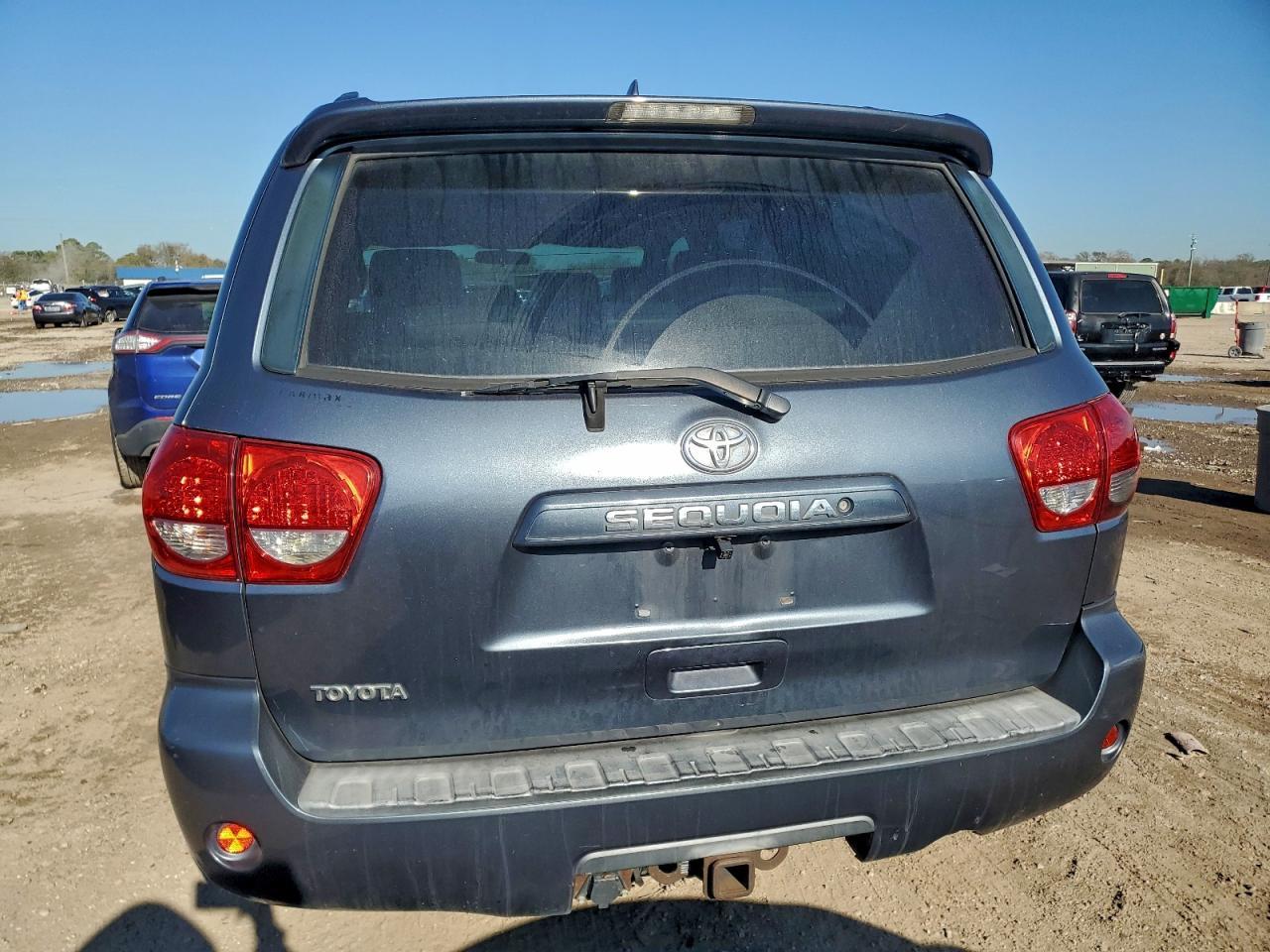 2010 TOYOTA Sequoia