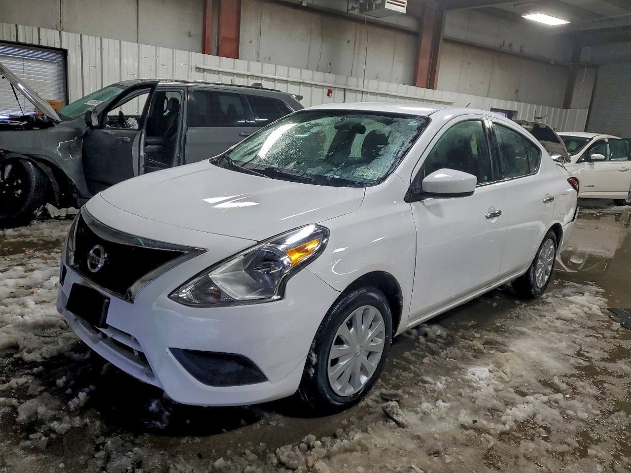 2016 NISSAN VERSA
