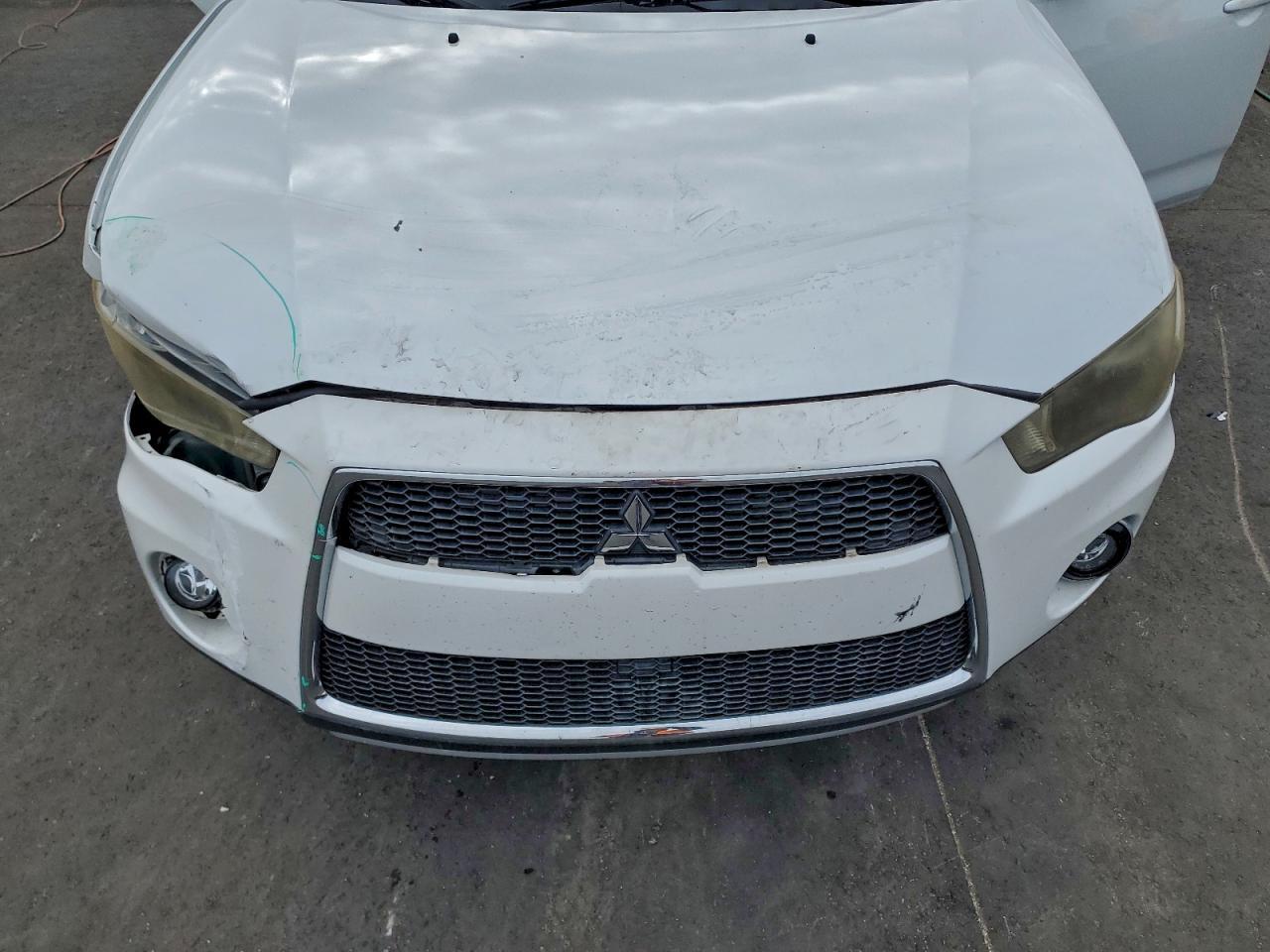 2010 MITSUBISHI outlander