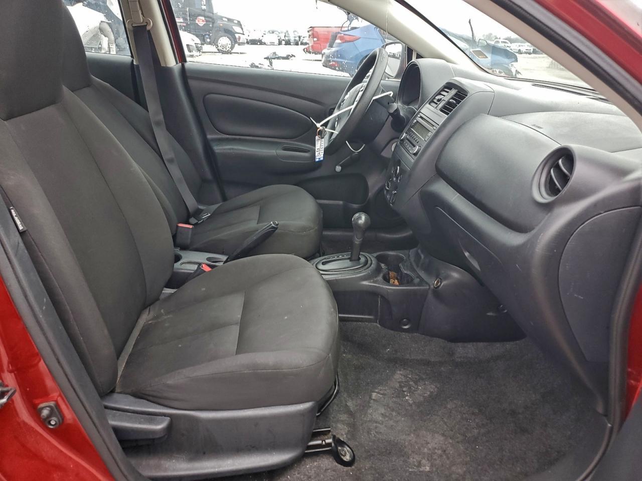 2017 NISSAN VERSA