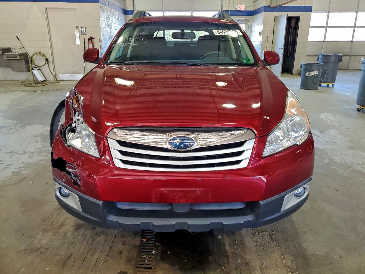 2012 SUBARU Outback