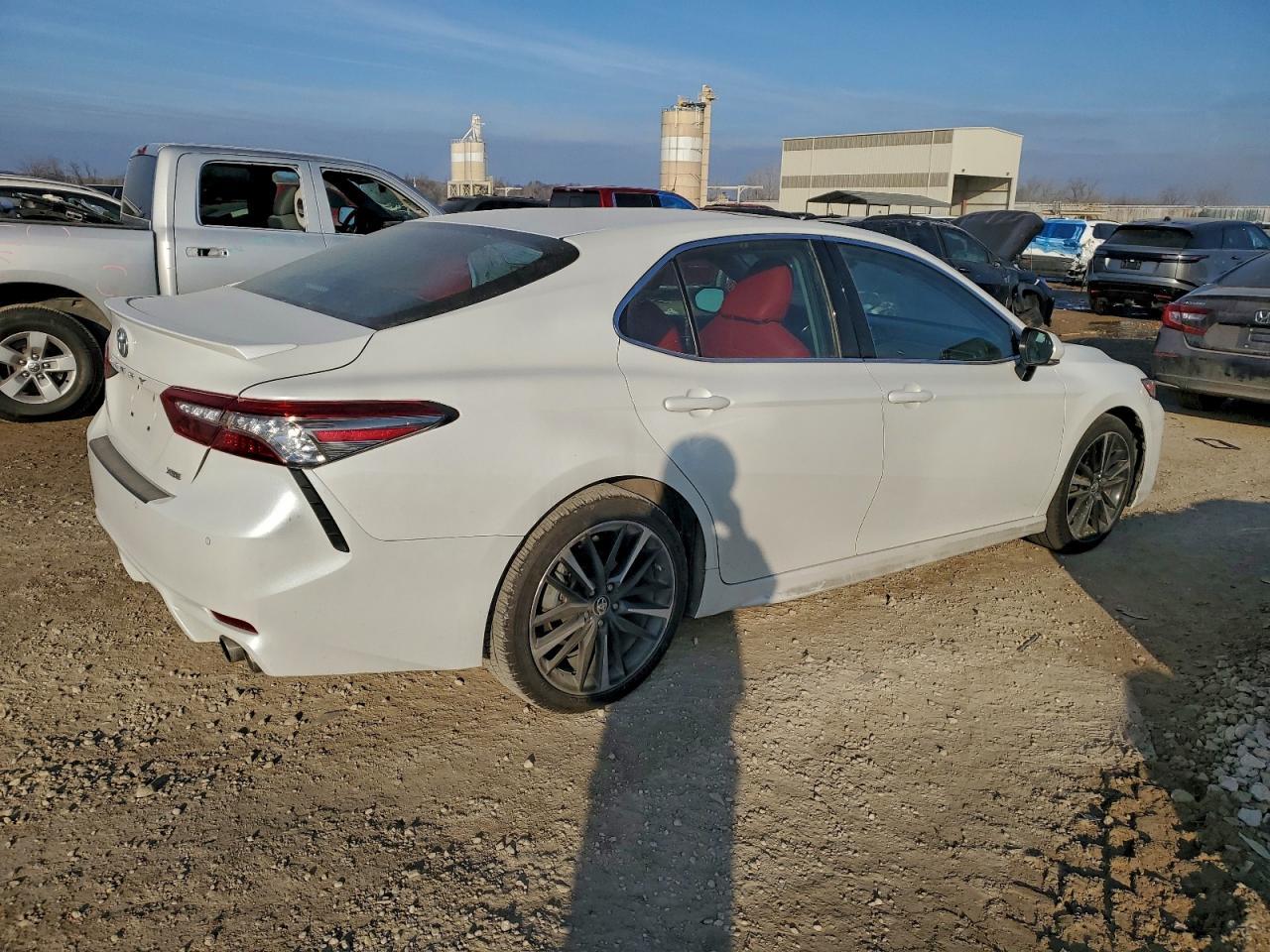 2018 TOYOTA CAMRY