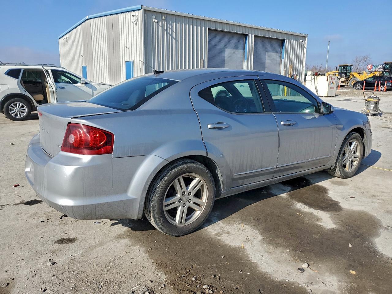 2013 DODGE Avenger
