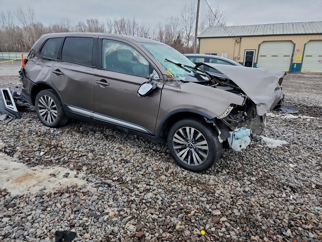 2019 MITSUBISHI outlander